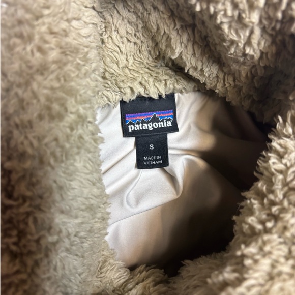 Patagonia Women's Tan Fleece Vest - Picture 3 of 5